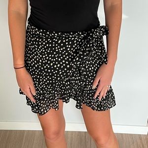 Urban Outfitters - polka dot skirt - size m